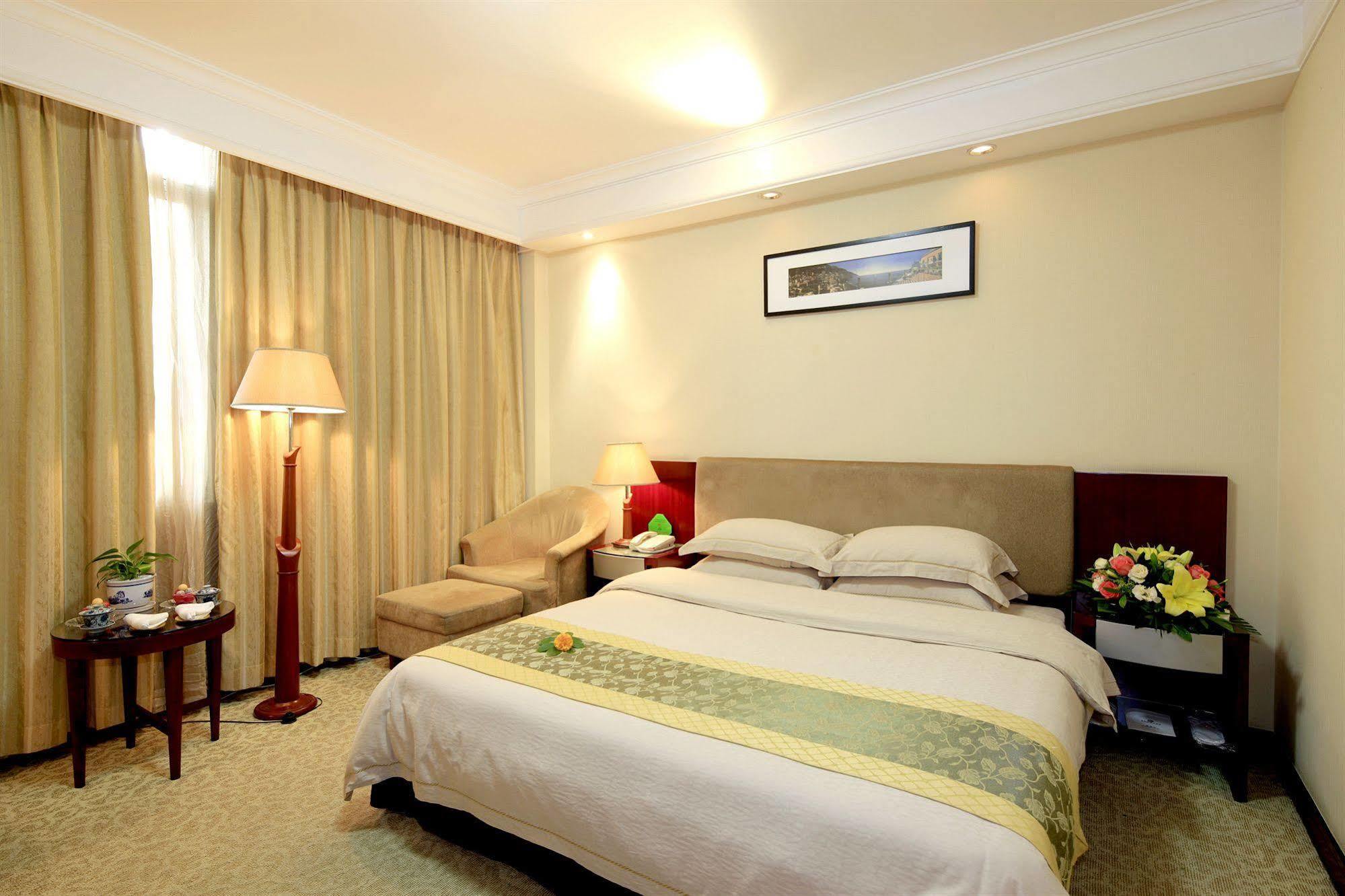 Guangzhou Nanfang Yiyuan Hotel Bagian luar foto